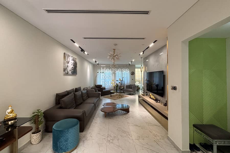 Corner | Fully Furnished | Upgraded | Single Row Corner | Fully Furnished | Upgraded | Single Row