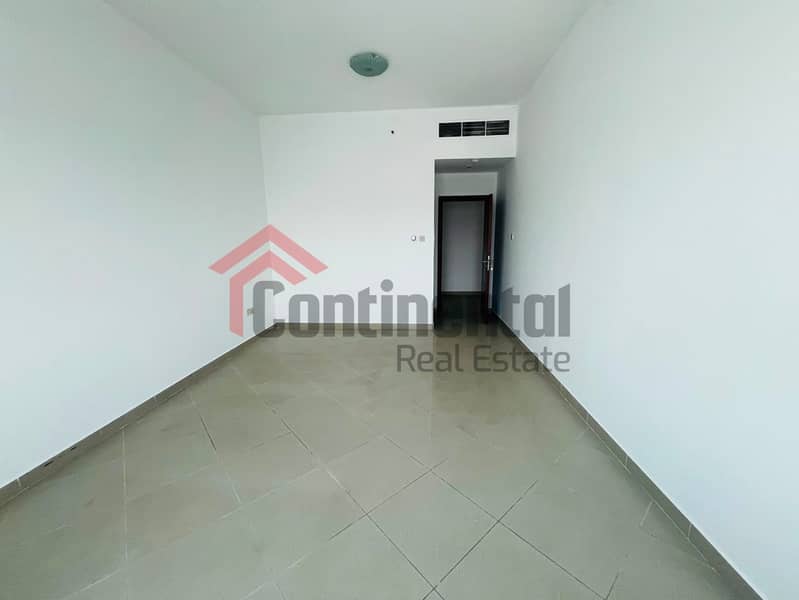 4 37ecbf6d-6baa-486a-a920-86cb1e653bb8. jpg