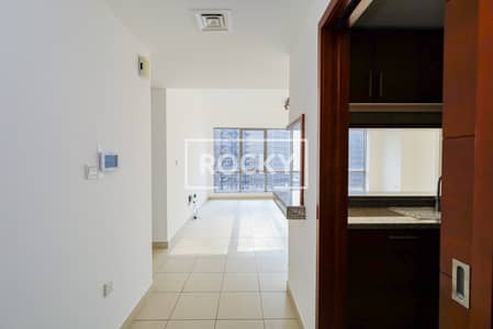 2 Bedroom Flat for Rent in Downtown Dubai, Dubai - Downtown - South Ridge Tower 5 (1 of 29). jpg