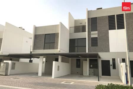 5 Bedroom Townhouse for Rent in DAMAC Hills 2 (Akoya by DAMAC), Dubai - 5 Bedroom | Maids Room | Closed Kitchen | Primrose 5 Bedroom Townhouse for Rent in DAMAC Hills 2 (Akoya by DAMAC), Dubai - 5 Bedroom | Maids Room | Closed Kitchen | Primrose