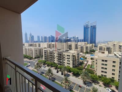 1 Bedroom Flat for Rent in The Views, Dubai - Panoramic Lake View| chiller Free | High Floor