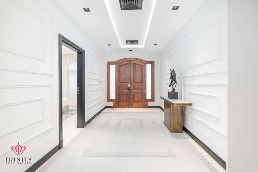 4 hallway 3. jpg