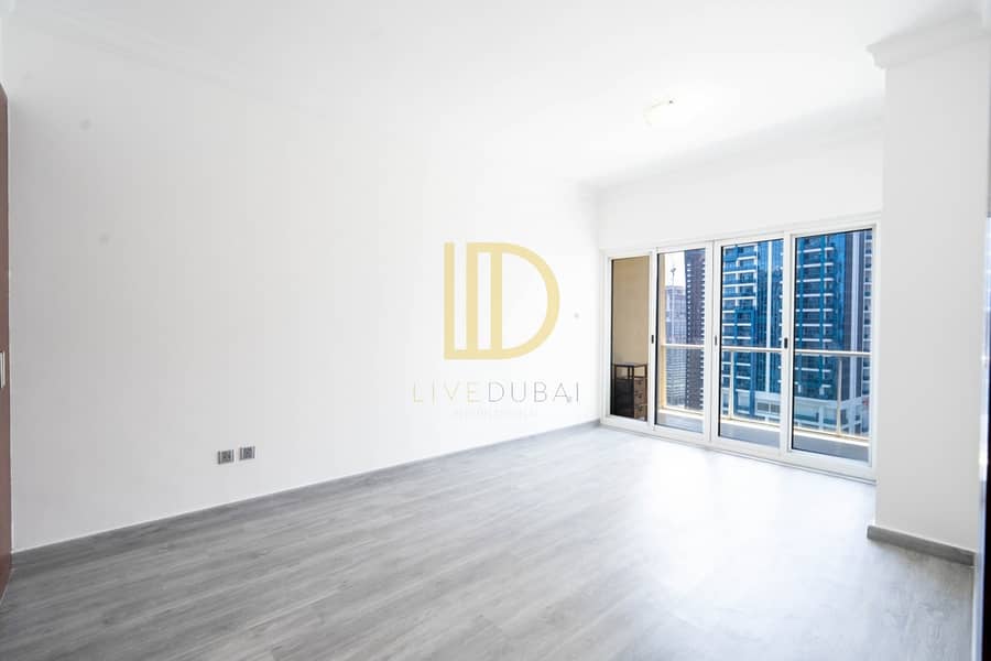 Upgraded | High Floor | Lake view | Near Metro Upgraded | High Floor | Lake view | Near Metro
