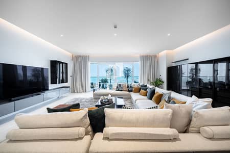 4 Bedroom Flat for Rent in Jumeirah Beach Residence (JBR), Dubai - Ultra-Luxury 4BR with Maid's| Beachfront Living