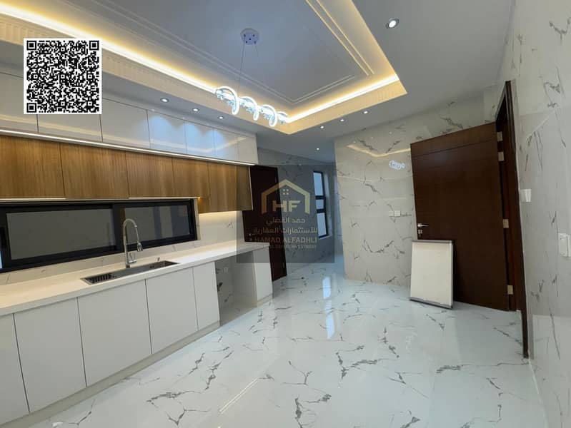 14 dcec0672-bfee-4e28-8f6b-c58ad4808cc3. jpeg