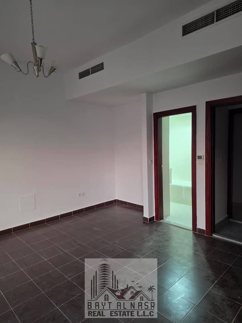 12 ROOM3. jpeg