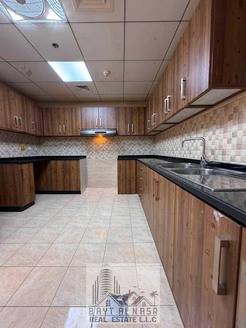5 kitchen 2. jpeg