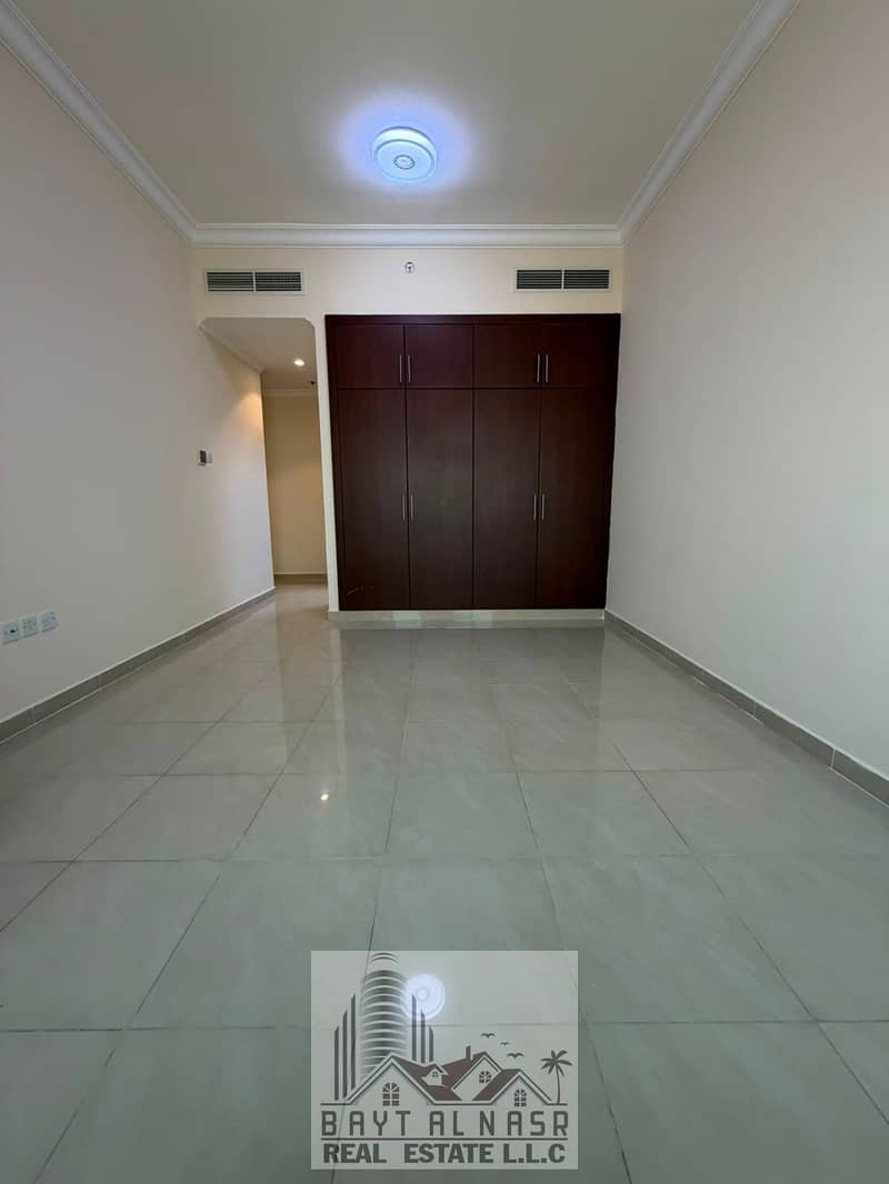 9 master room wardobe side. jpeg
