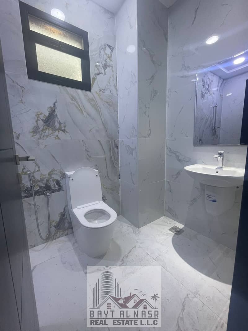 13 5th room washroom. jpeg