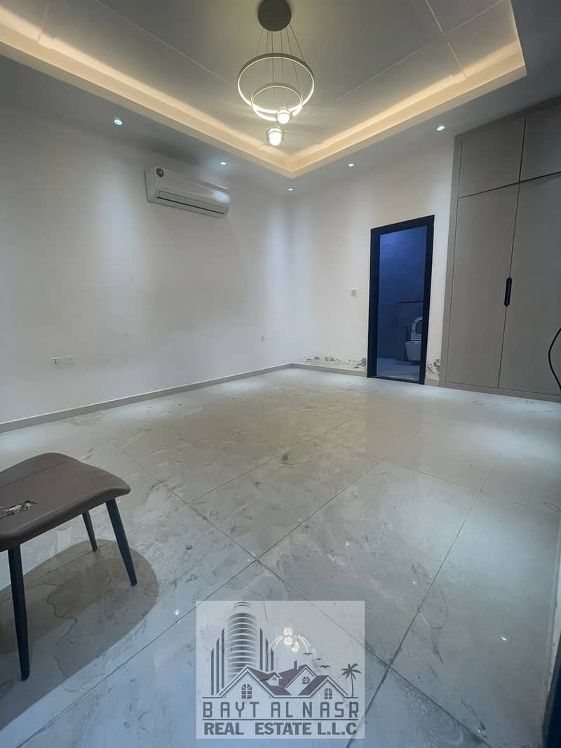 21 5th room enterance. jpeg