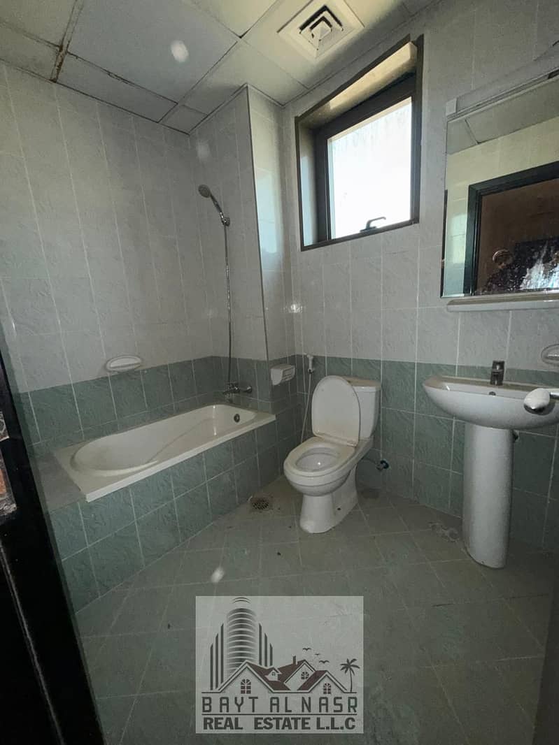 10 matser room washroom. jpeg