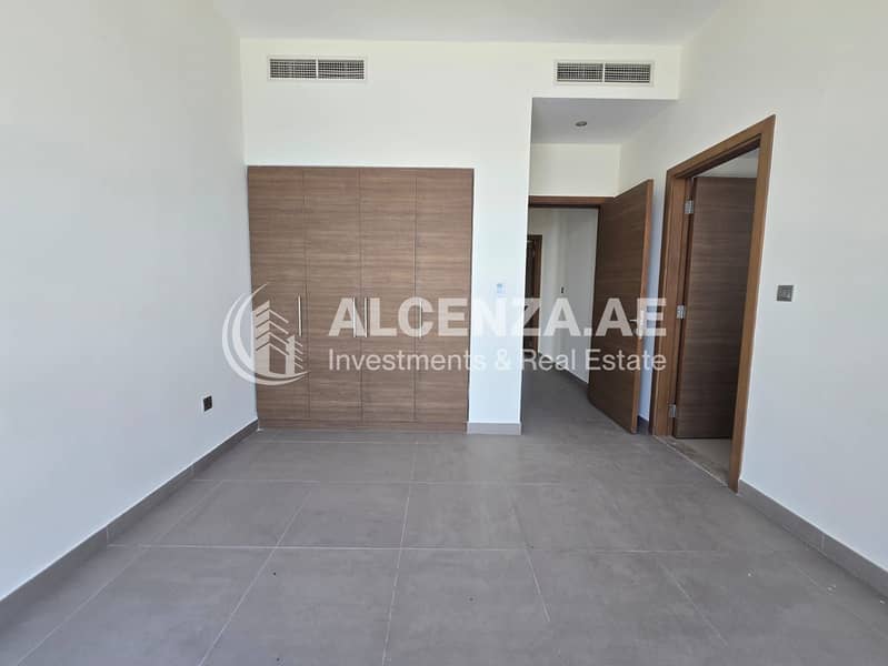 4 430fda1a-8f7c-4aa8-9fcf-bb67a296c37e. jpg