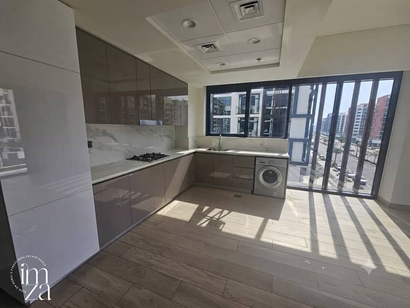 Spacious 1 bed | Corner | Boulevard View | Bright Spacious 1 bed | Corner | Boulevard View | Bright