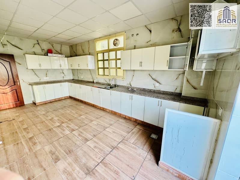4 81ba1746-27ab-42ab-aa47-bf38a3f885c1. jpg