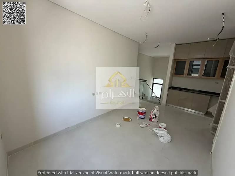 4 850149470-1066x800. webp