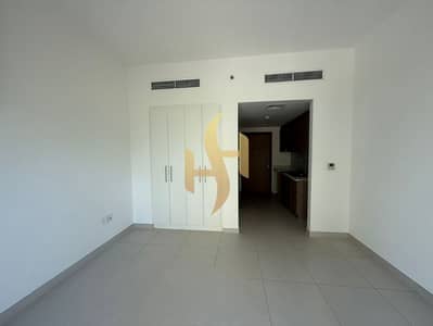 Studio for Rent in Al Khan, Sharjah - 5888955923454168706. jpg Studio for Rent in Al Khan, Sharjah - 5888955923454168706. jpg