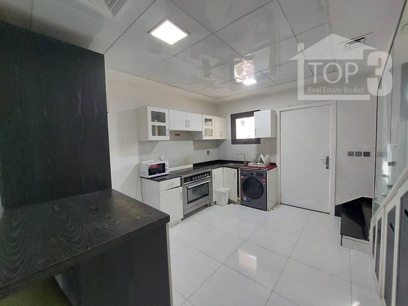 4 kitchen 1 . jpeg