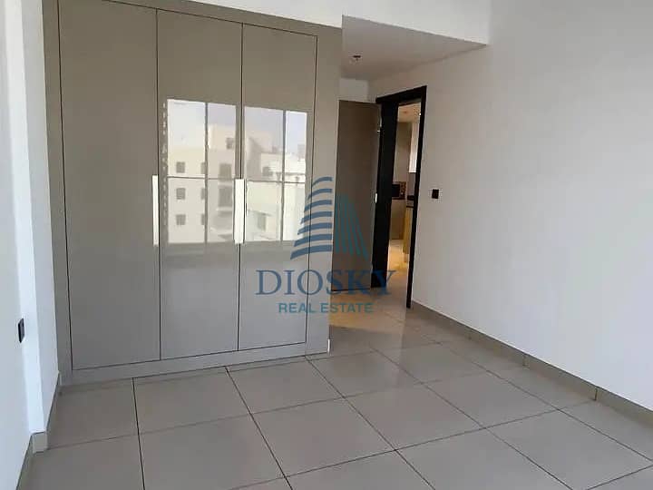 4 Image 4