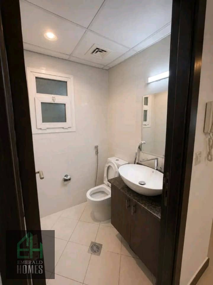 8 04e52016-2e7a-4ce8-b179-b58bdda7f666. jpg
