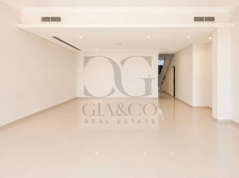 Vacant | Corner Unit | Spacious THK Vacant | Corner Unit | Spacious THK