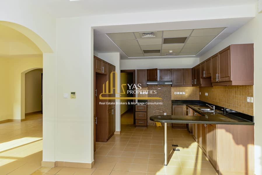 3 3 BR TRAD TOWNHOUSE END-8. jpg