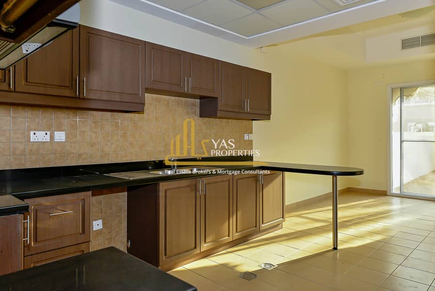 5 3 BR TRAD TOWNHOUSE END-10. jpg