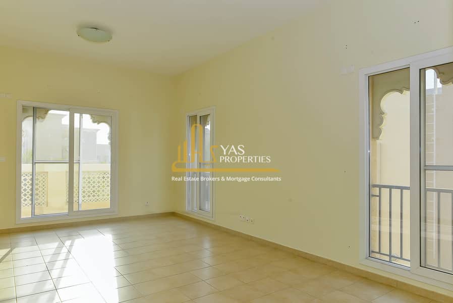 7 3 BR TRAD TOWNHOUSE END-12. jpg