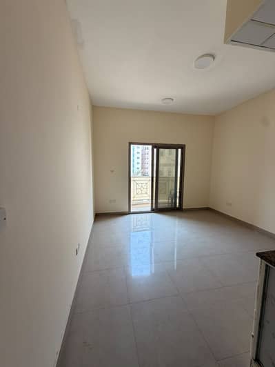 Estudio para en Alquiler en Bu Tina, Sharjah - WhatsApp Image 2026-07-14 at 12.54. 33 PM (1). jpeg Estudio para en Alquiler en Bu Tina, Sharjah - WhatsApp Image 2026-07-14 at 12.54. 33 PM (1). jpeg