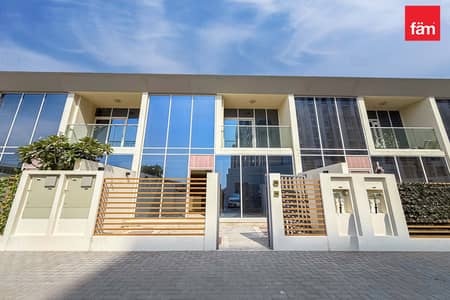 2 Camere Townhouse in affitto a Rukan, Dubai - Villetta a schiera a Rukan，Rukan 3, 2 camere da letto, 104998 AED - 15825942