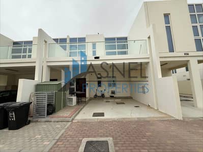 4 Slaapkamers Townhouse te Huur in DAMAC Hills 2 (Akoya by DAMAC), Dubai - 33bf78f6-17f4-4189-81eb-867ad926fbdb. jpg 4 Slaapkamers Townhouse te Huur in DAMAC Hills 2 (Akoya by DAMAC), Dubai - 33bf78f6-17f4-4189-81eb-867ad926fbdb. jpg