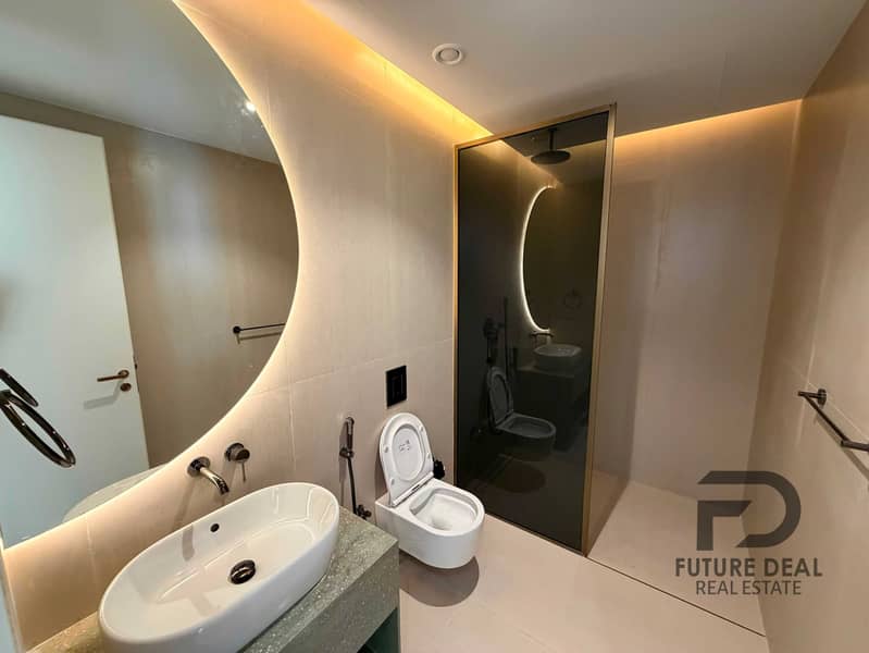 8 85bf0699-0467-4094-8e31-8121e68a6bd2. jpg