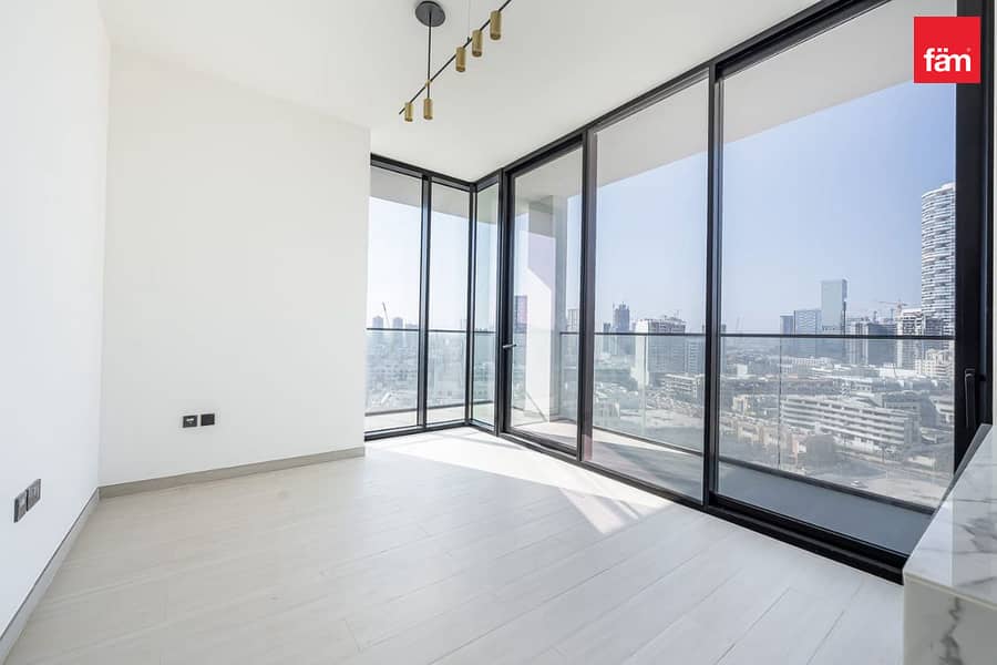 Vacant | Corner Unit | Pool View Vacant | Corner Unit | Pool View