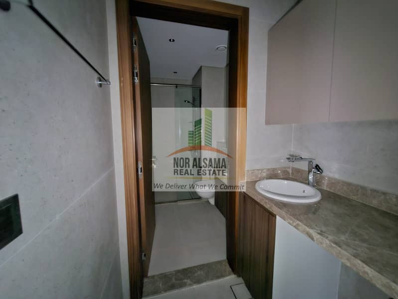 10 5de8eeb9-b60c-4caa-bcdf-e33d6d57674c. jpg