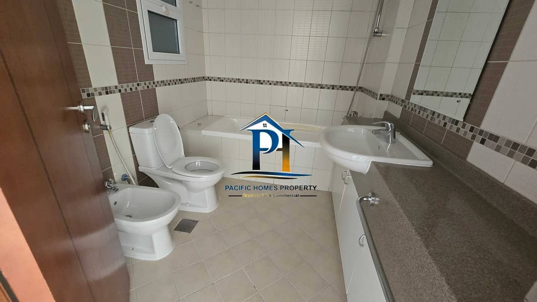 10 1000348009. jpg