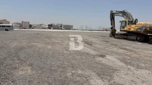 Industrial Land for Rent in Jebel Ali, Dubai - Industrial Land with 1000 KW Power | 24 / SQ FT Industrial Land for Rent in Jebel Ali, Dubai - Industrial Land with 1000 KW Power | 24 / SQ FT