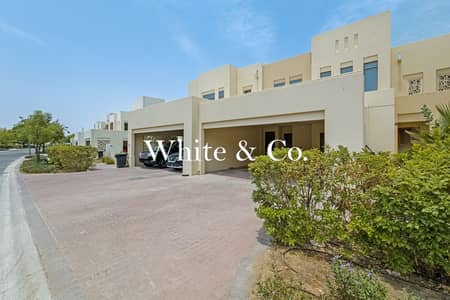 3 Bedroom Villa for Sale in Reem, Dubai - Vacant | Great Condition | Near Ammenities 3 Bedroom Villa for Sale in Reem, Dubai - Vacant | Great Condition | Near Ammenities