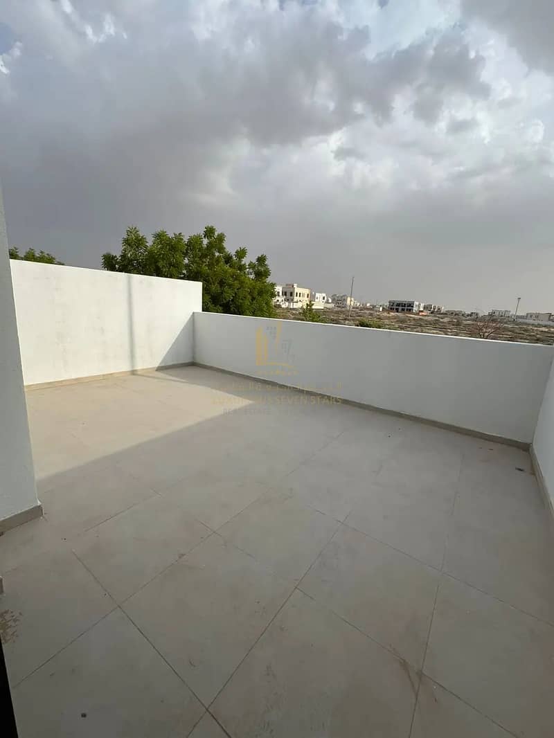 6 807101675-1066x800. webp