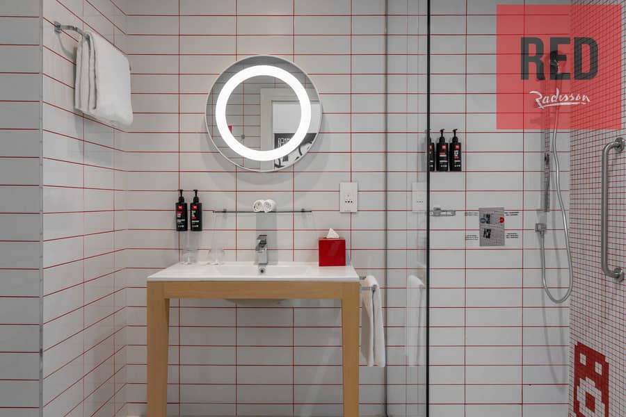 8 RED_Dubai_1320_2BR_Apartment_01. jpg