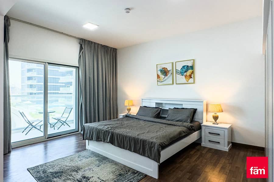 Bright | Furnished | Spacious | Vacant Bright | Furnished | Spacious | Vacant
