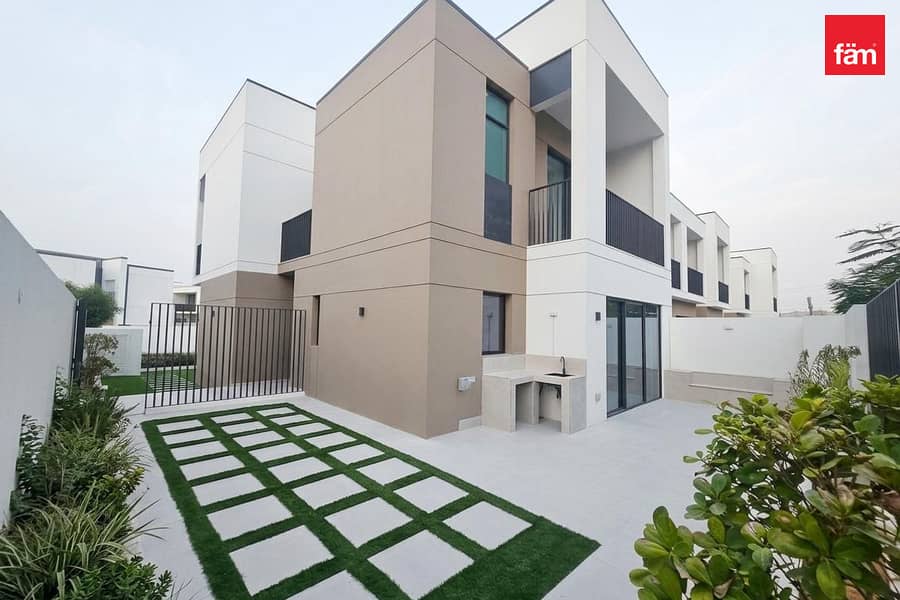 Corner End | Huge Plot | Brand New Corner End | Huge Plot | Brand New