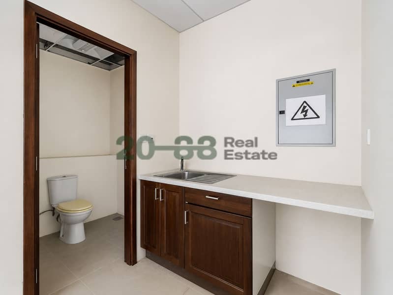 8 Office7. jpg