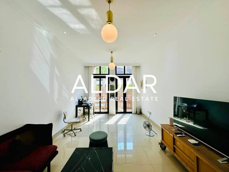 Massive| Renovated| Semi Closed Kitchen| Vacant Massive| Renovated| Semi Closed Kitchen| Vacant