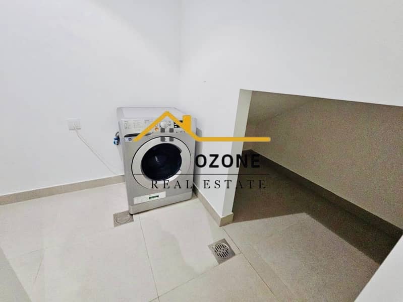 18 09e5a7bb-8dc4-4dcd-aa5c-13e8e63b51f9. jpg