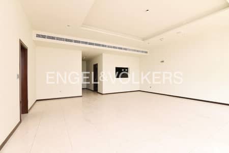 3 Bedroom Flat for Rent in Palm Jumeirah, Dubai - Spacious | Low Floor | Available Now