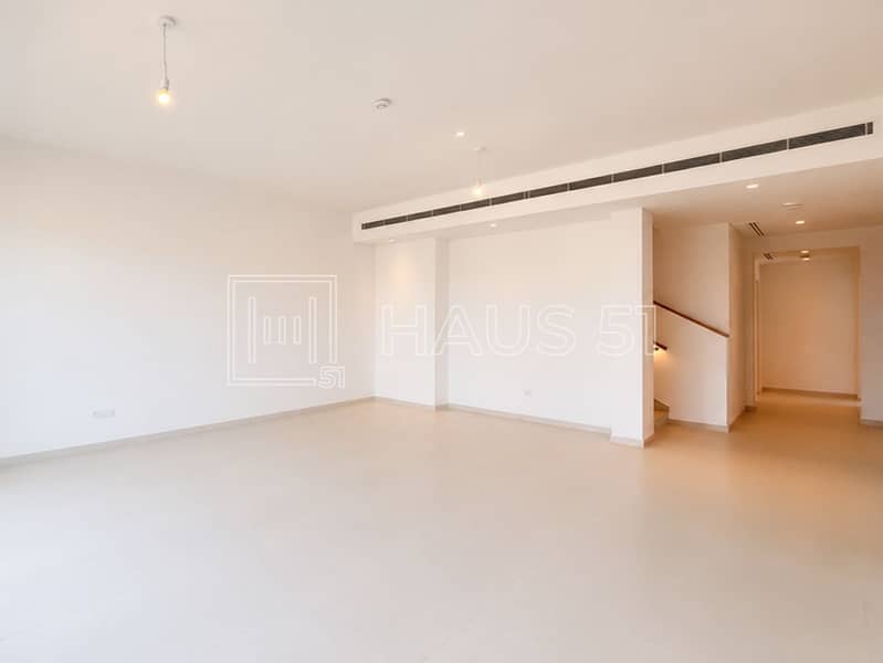 5 jebel Ali Village Town House-3. jpg