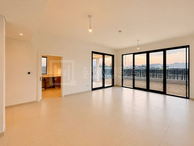 6 jebel Ali Village Town House-11. jpg