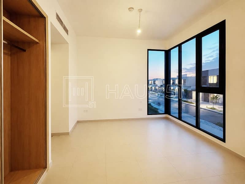 7 jebel Ali Village Town House-4. jpg