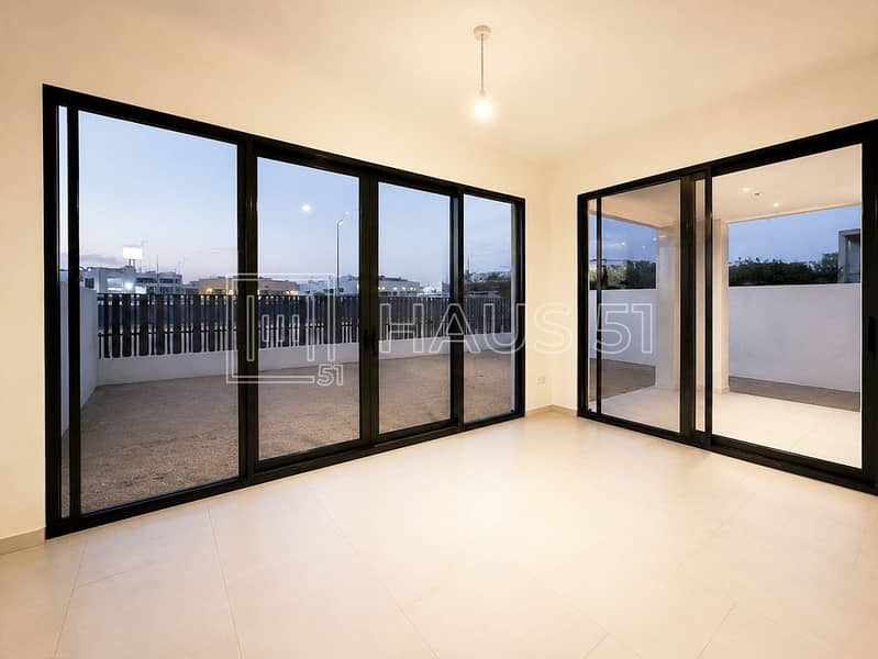10 jebel Ali Village Town House-5. jpg