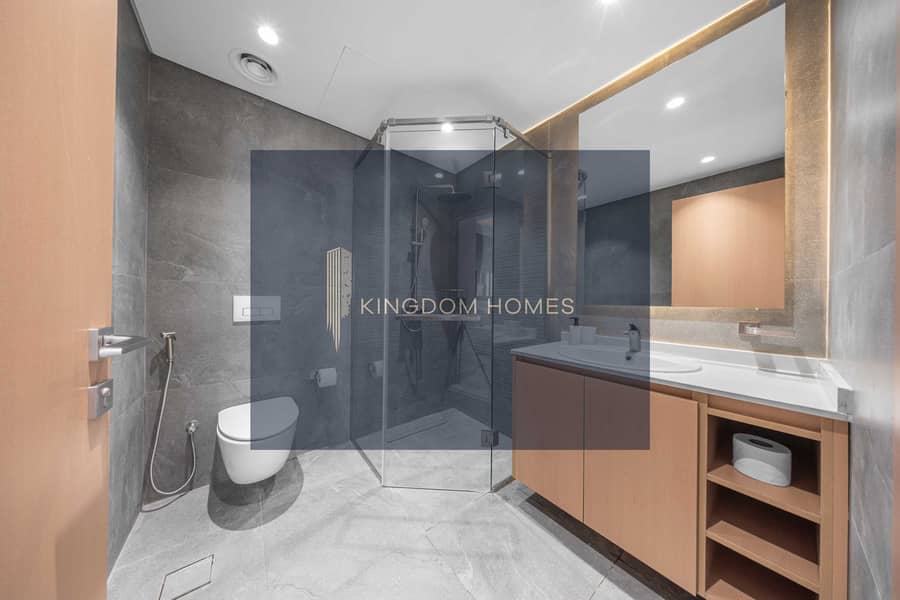 21 25_Ensuite_Bathroom. jpg