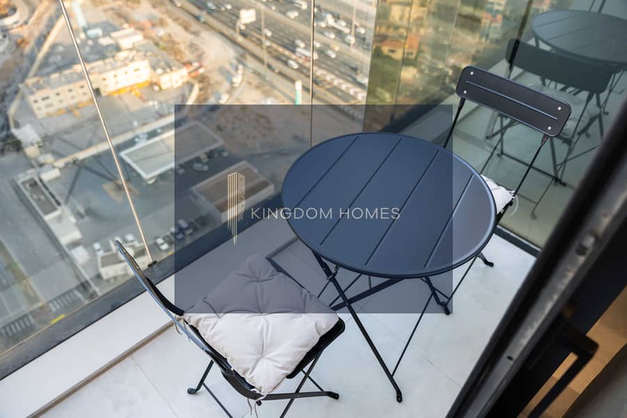 27 31_Balcony_Table_Detail. jpg